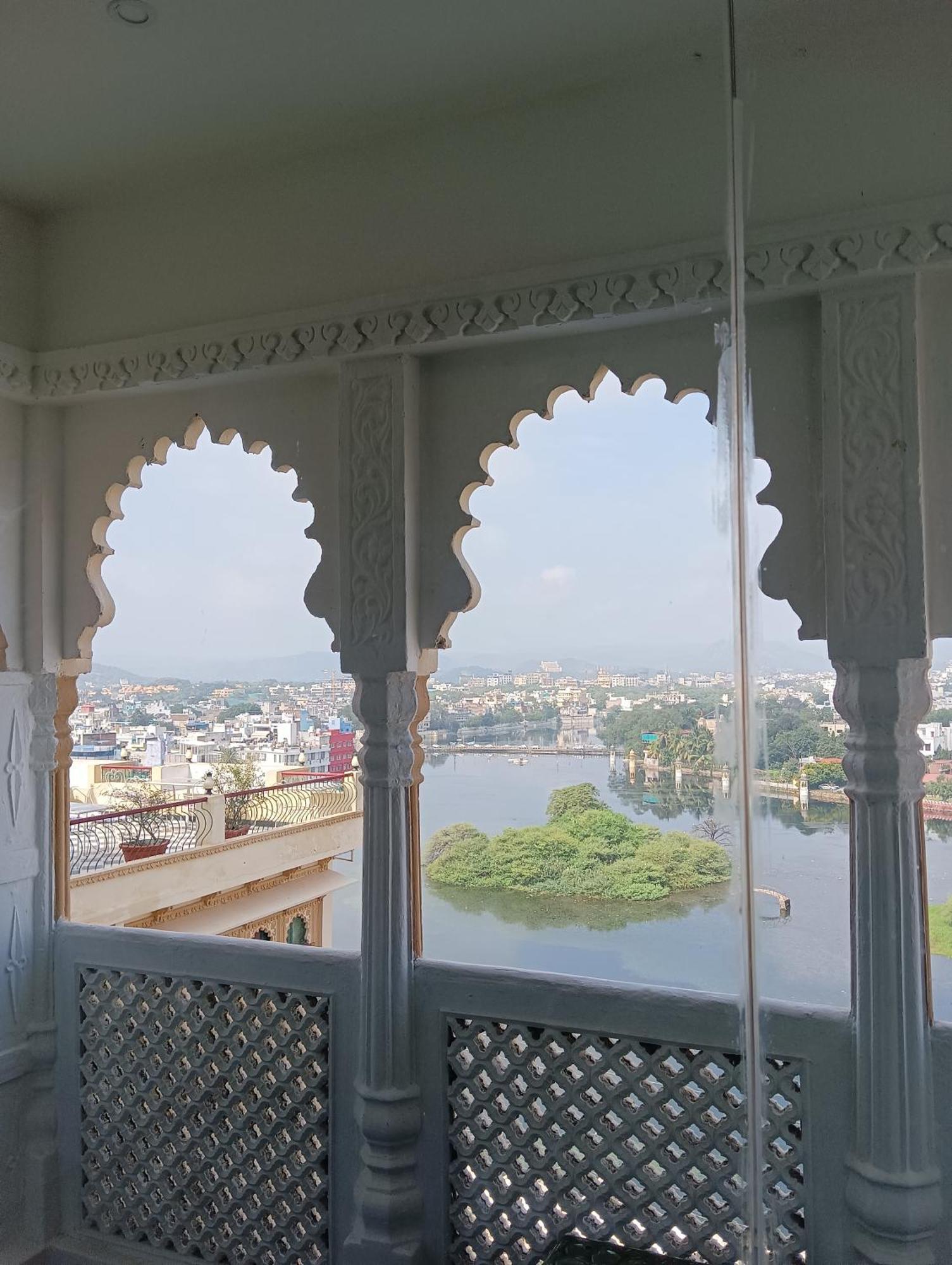 Hotel Mewari Villa Udaipur Extérieur photo