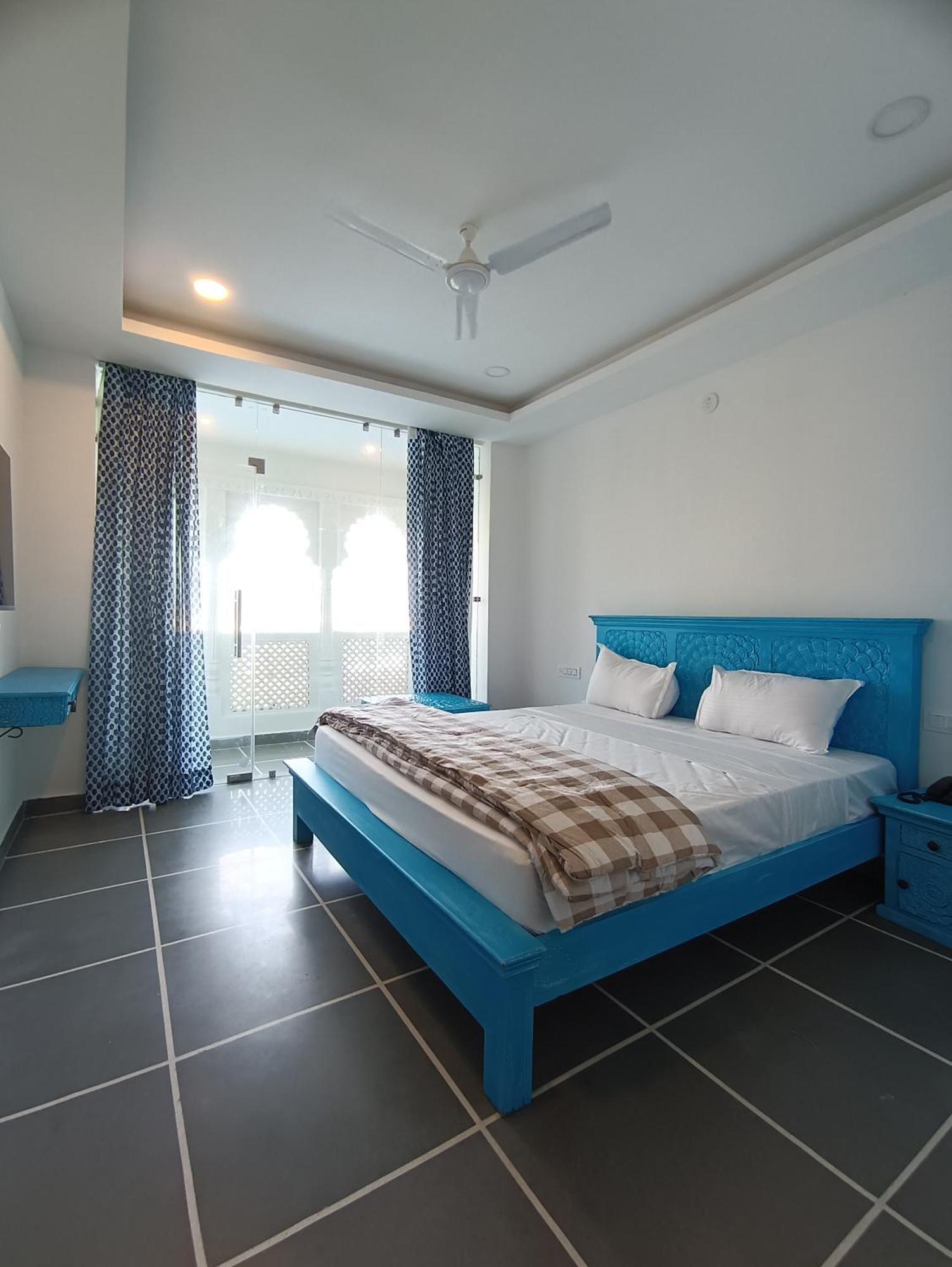 Hotel Mewari Villa Udaipur Extérieur photo
