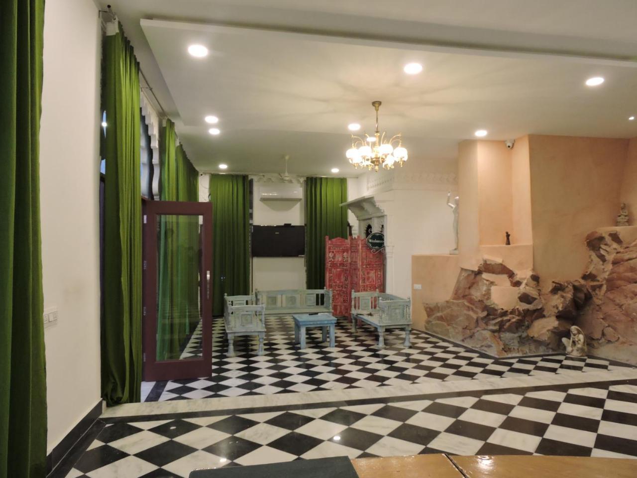 Hotel Mewari Villa Udaipur Extérieur photo