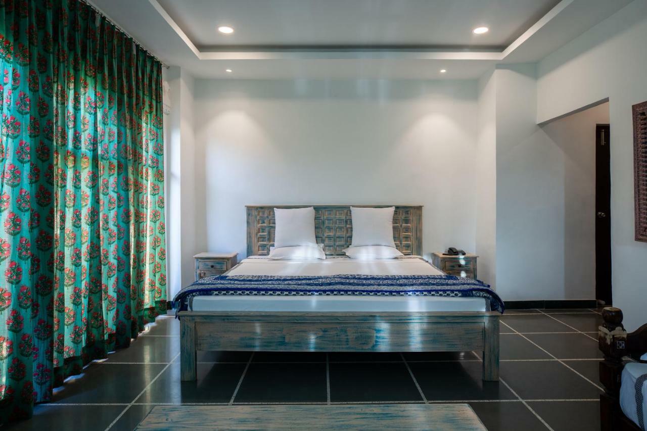 Hotel Mewari Villa Udaipur Extérieur photo